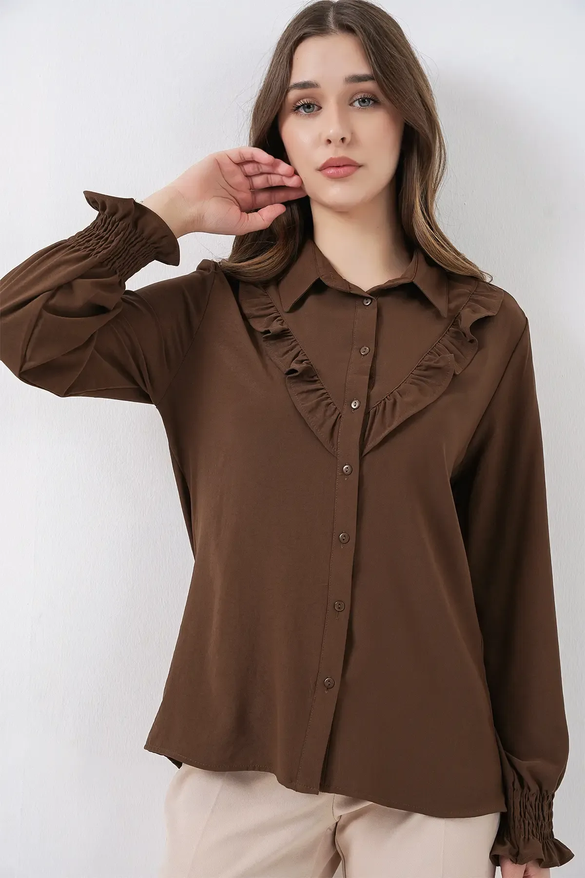 20223 Fırfırlı Uzun Kol Gömlek - Kahverengi