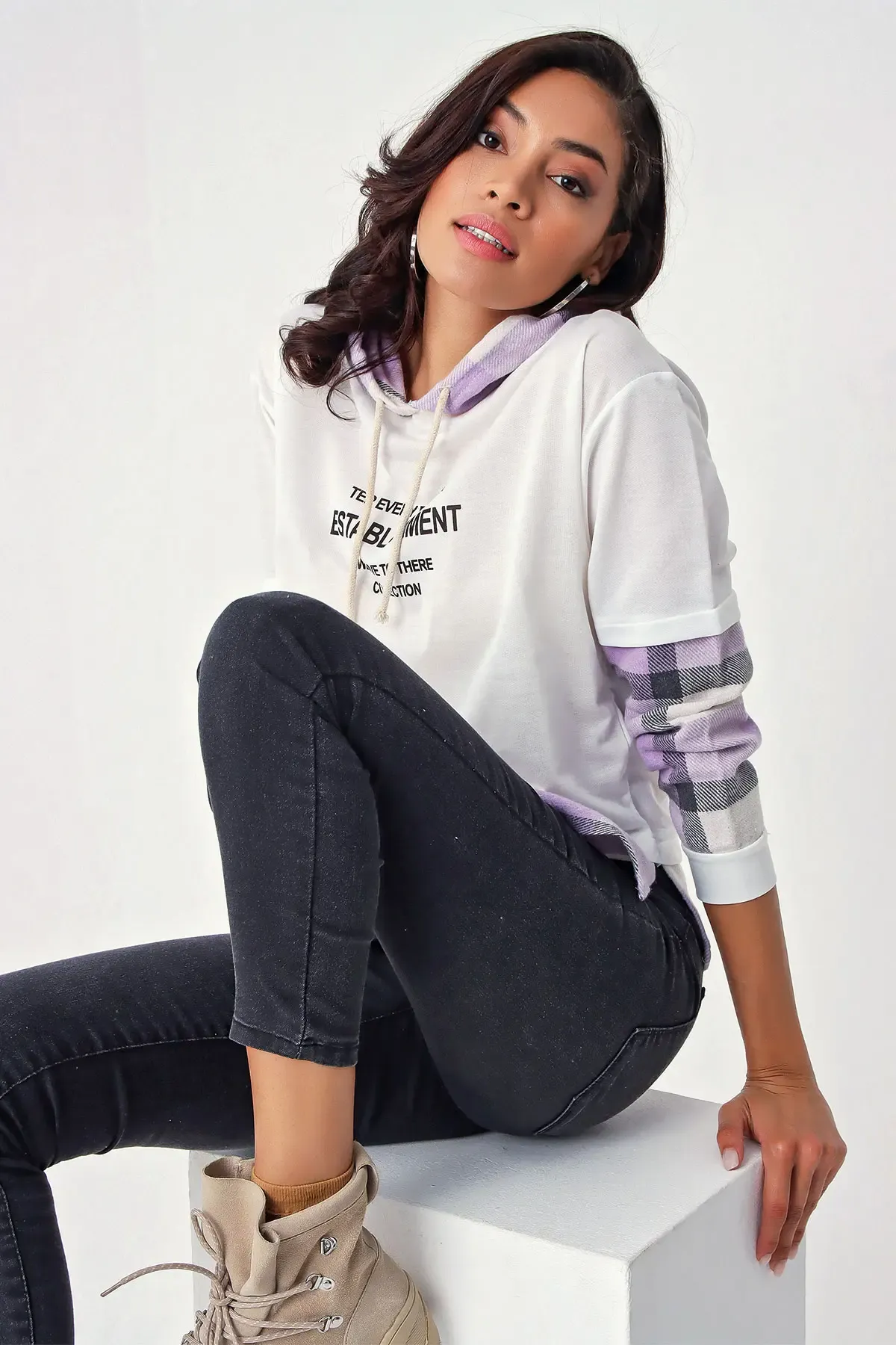 4245 Ekose Detaylı Kapşonlu Sweatshirt - Beyaz