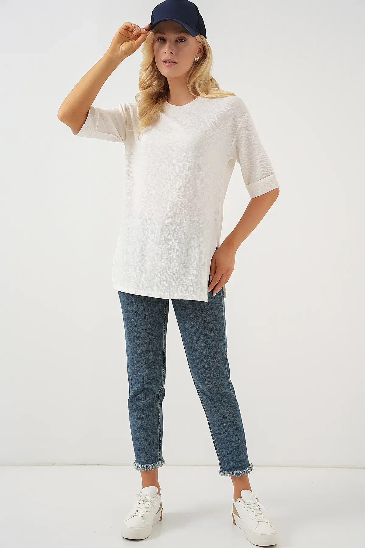 4332 Yanı Yırtmaçlı Örme Tişört - Beyaz