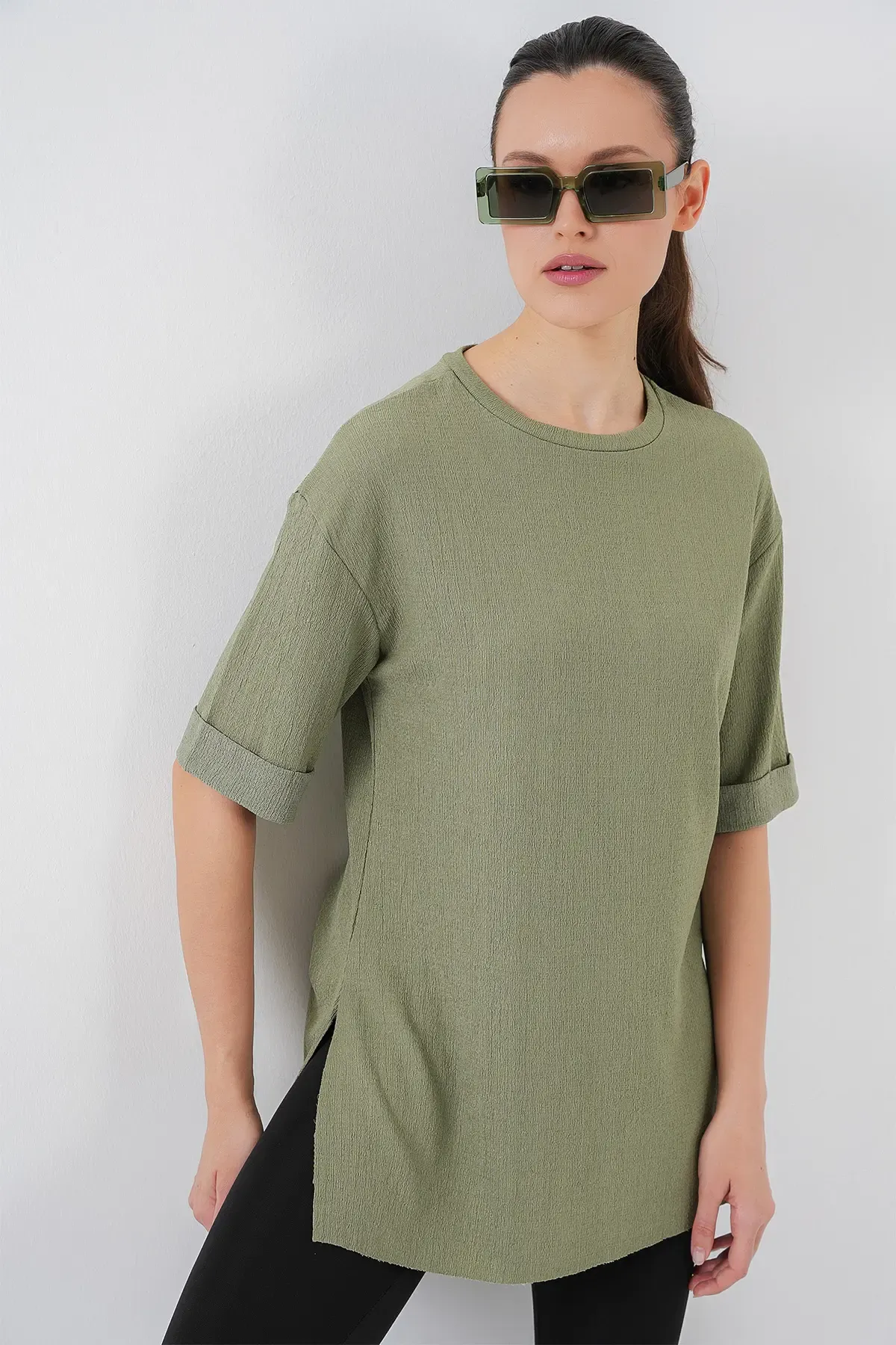 4332 Yanı Yırtmaçlı Örme Tişört - Çağla