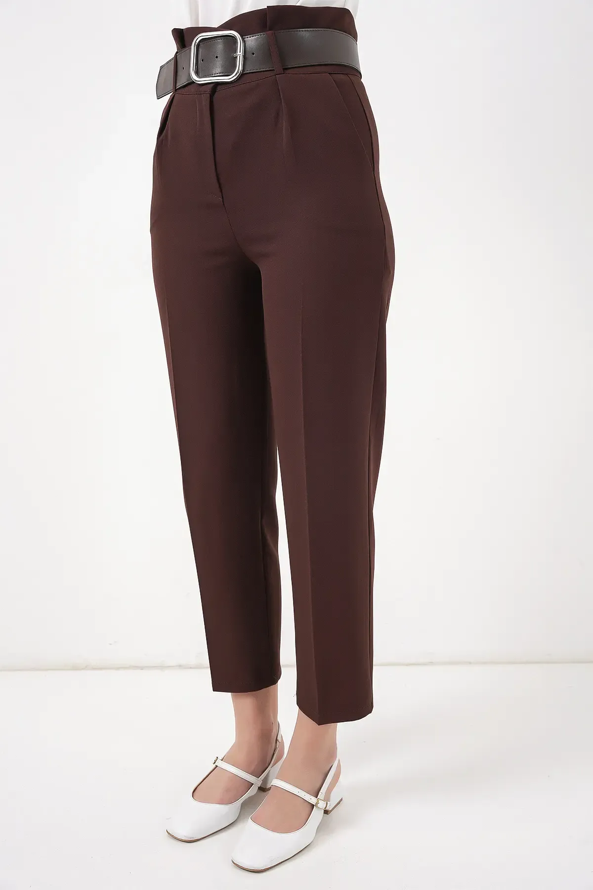 6556 Kemerli Kumaş Pantolon - Kahverengi