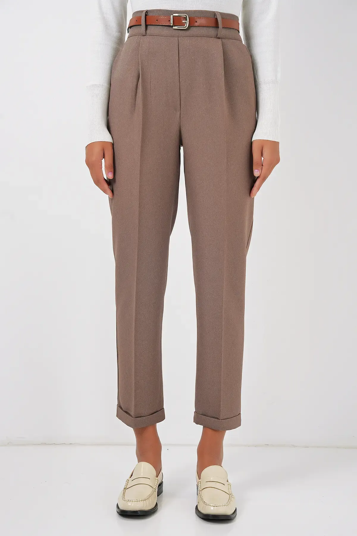 6686 Kadın Pileli Kemerli Kumaş Pantolon - Camel