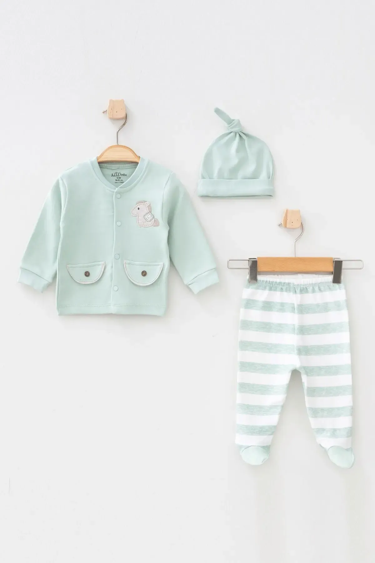 Erkek Bebek At Nakışlı Hırka Pantolon Bere 3  lü Alt Üst Bebek Takımı 0 Ay - 6 Ay