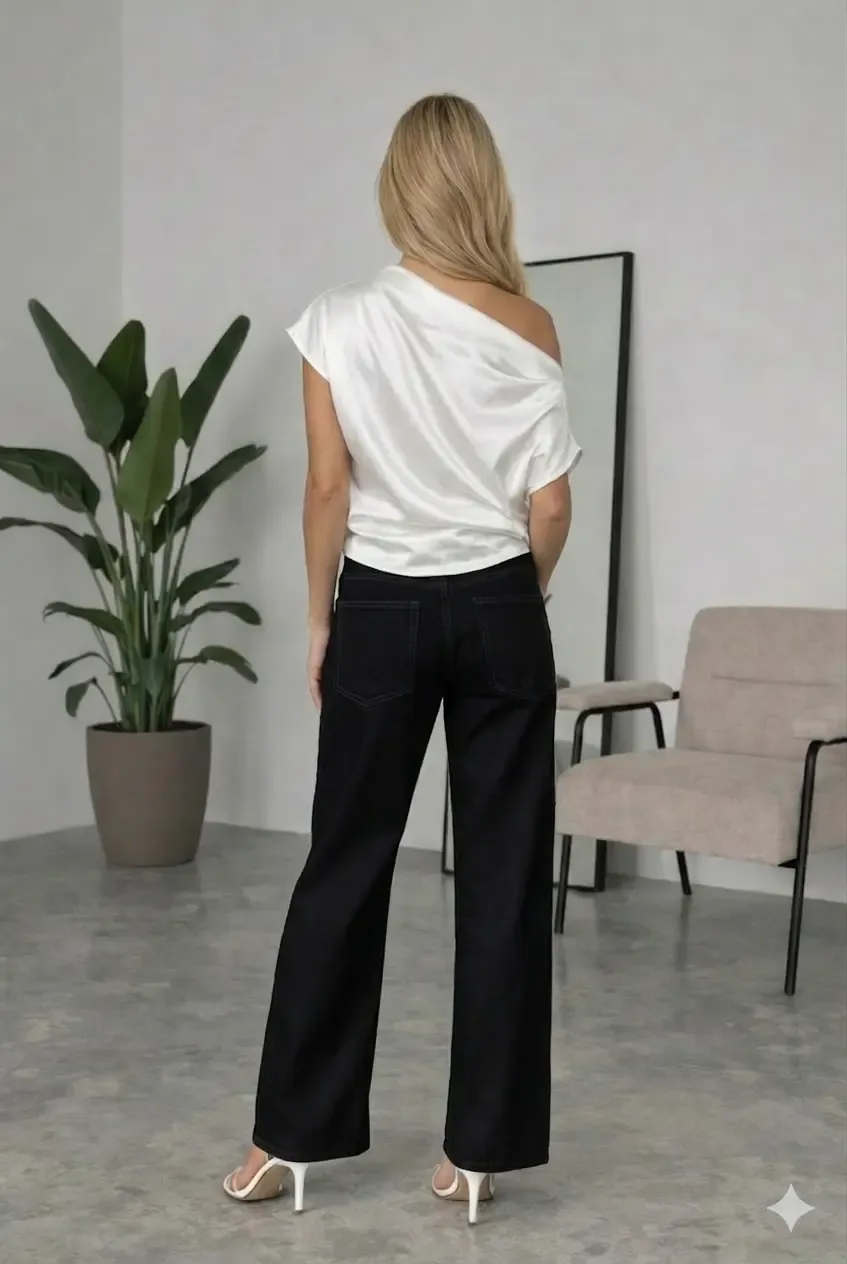 Kadın Beyaz Tek Omuz Asimetrik Kesim Saten Bluz HZL26W-FRY121171