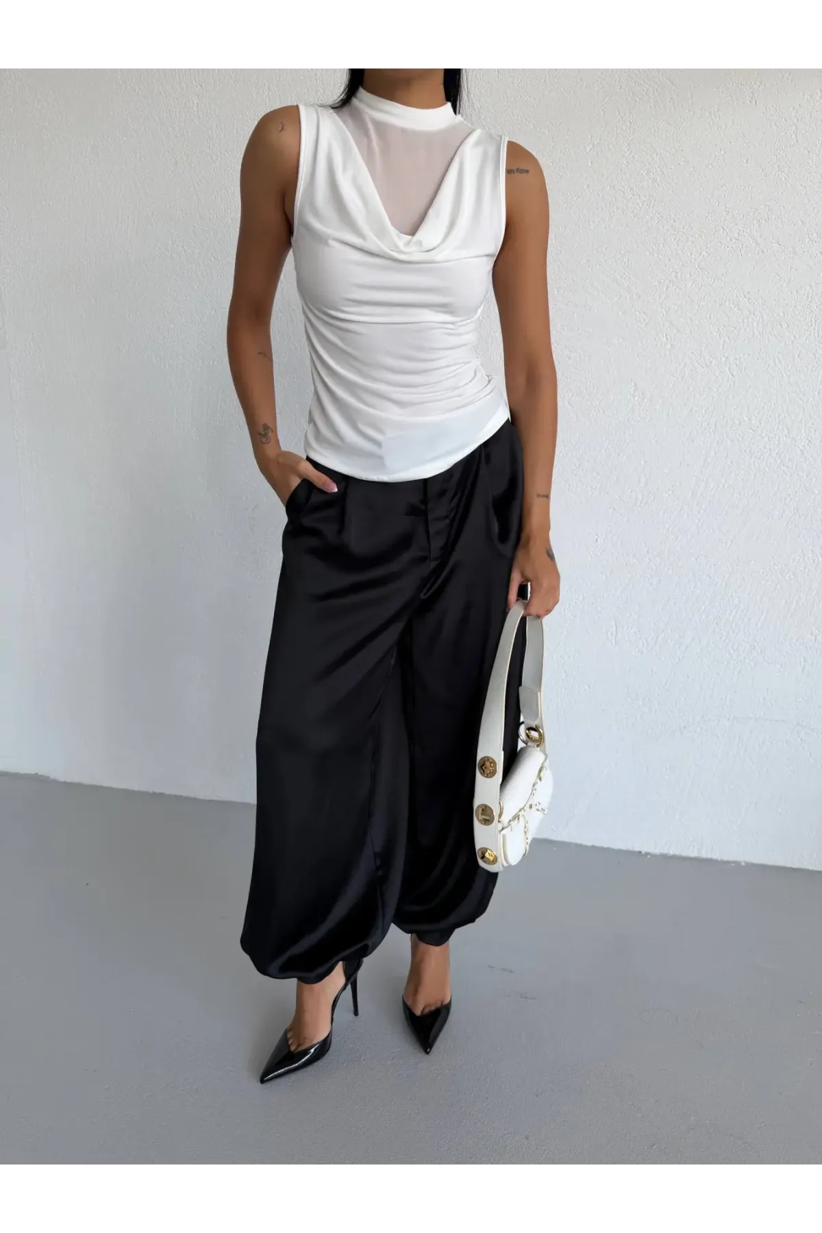 Kadın Beyaz Tül Detay Degaje Yaka Yanlardan Drapeli Sandy Bluz HZL26S-FRY123791