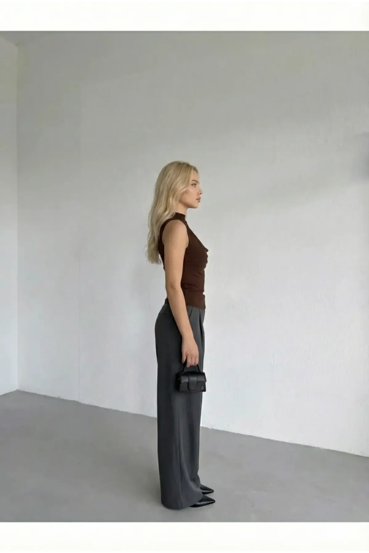 Kadın Kahverengi Tül Detay Degaje Yaka Yanlardan Drapeli Sandy Bluz HZL26S-FRY123791