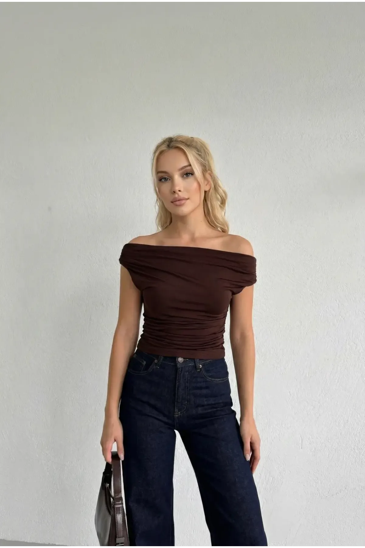 Kadın Kahverengi Yeşil Yandan Drapeli Kayık Yaka Sandy Bluz HZL25S-FRY123201