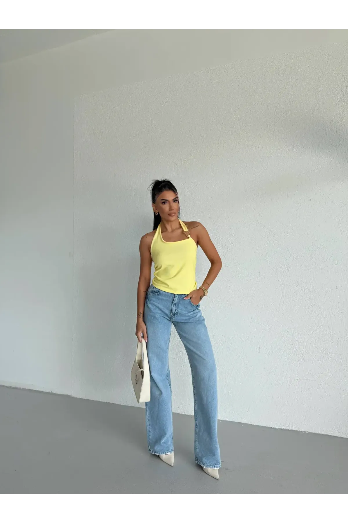 Kadın Sarı Ottoman Kumaş Halter Yaka Toka Detay Bluz HZL26W-FRY123321