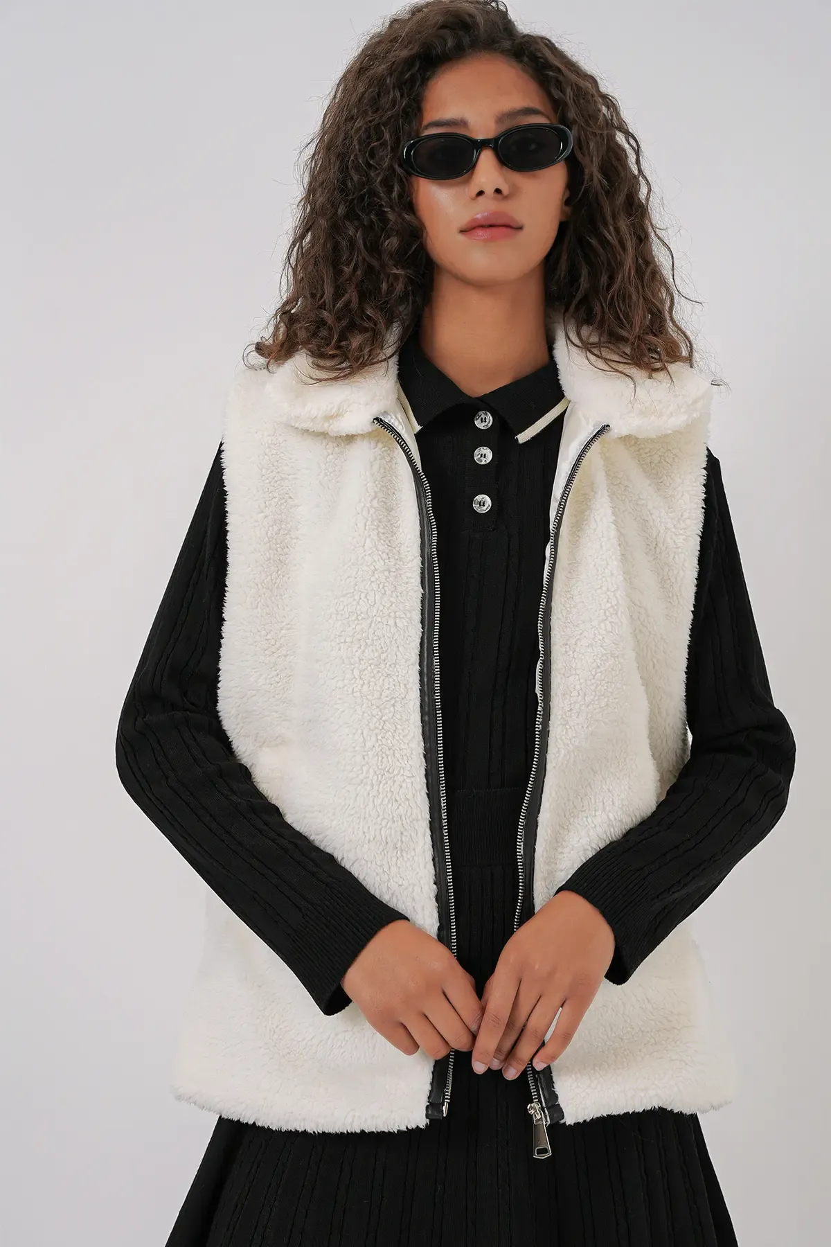 6793 Peluş Yelek - Beyaz