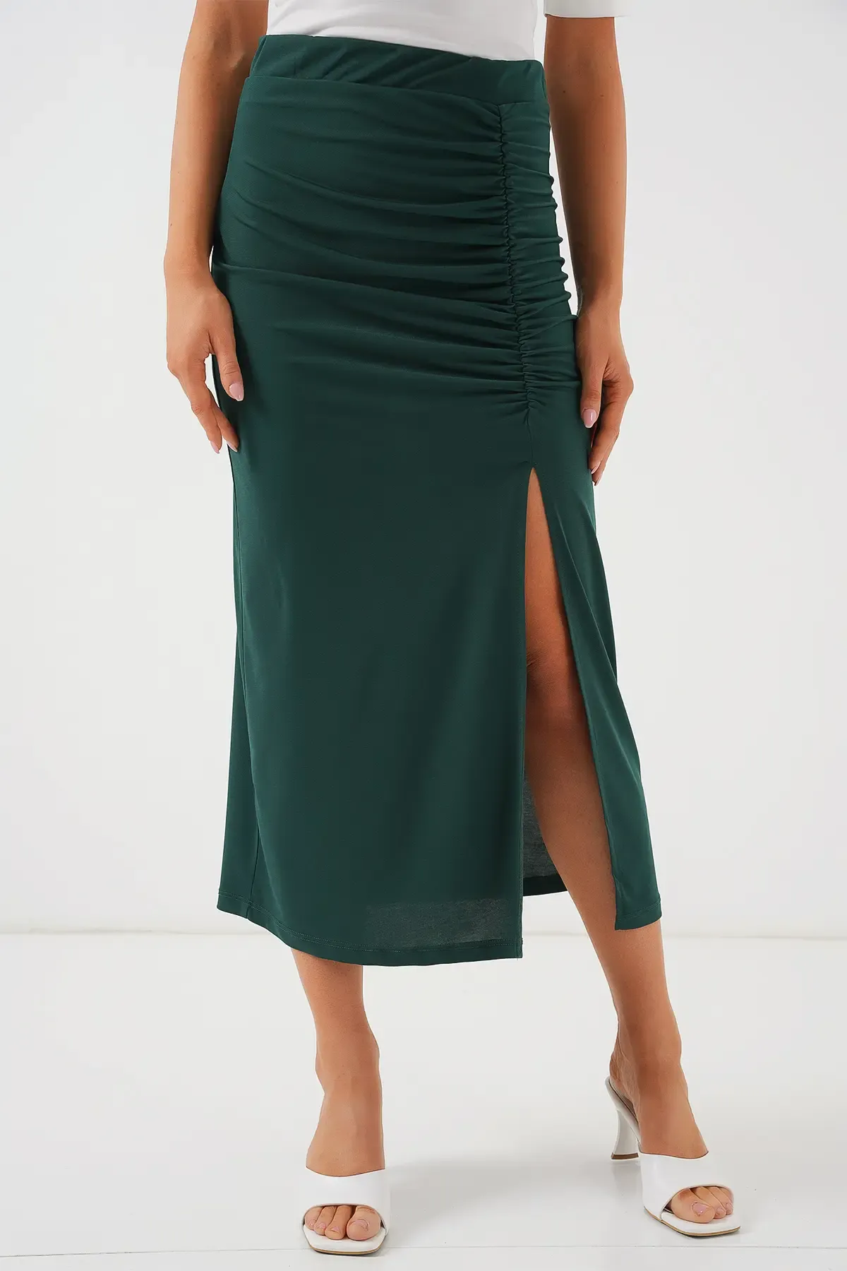 8033 Sandy Yırtmaçlı Etek - Zümrüt Yeşili