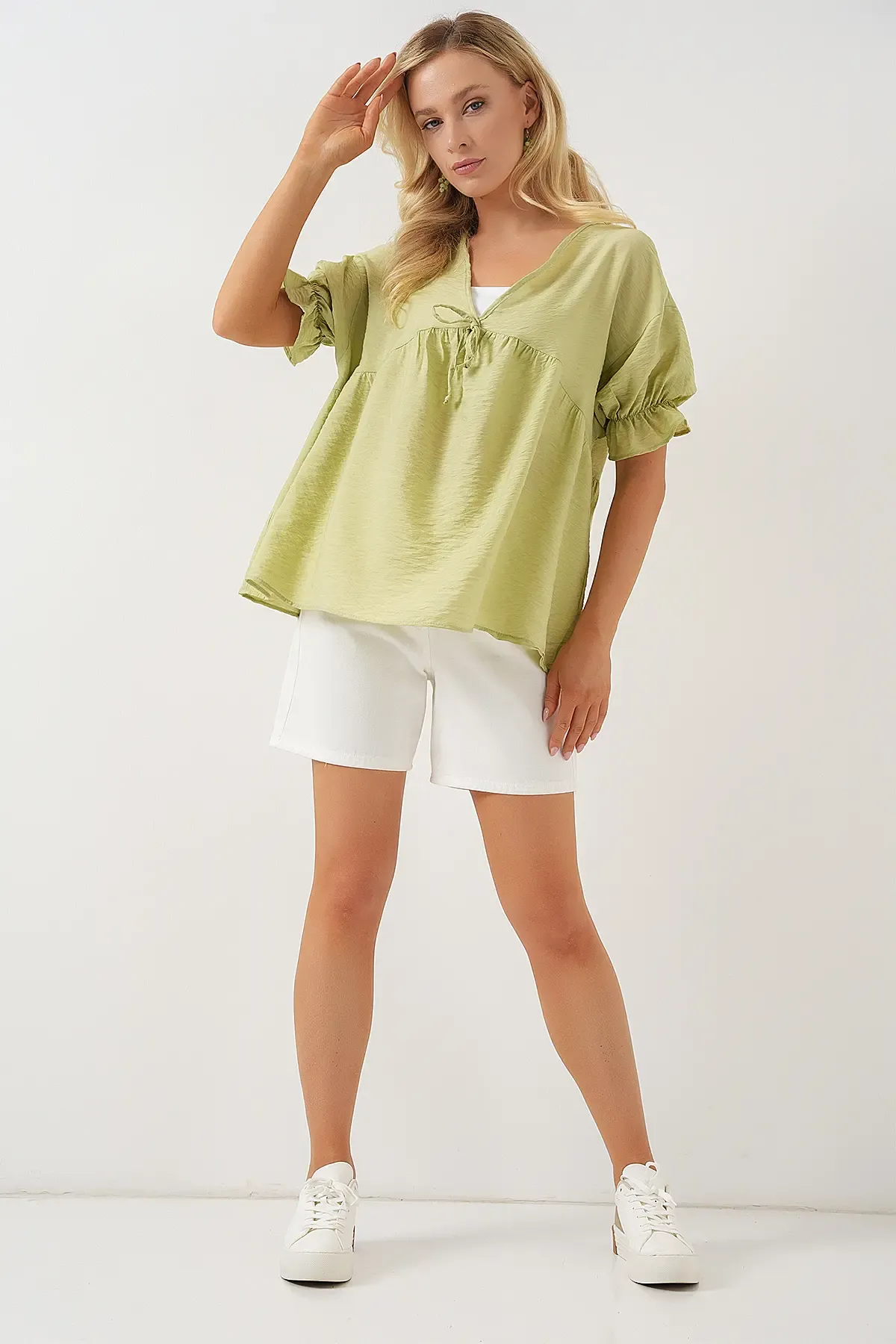 Kadın Önü Bağcıklı Kısa Kol Bluz 962 - E.Yeşil