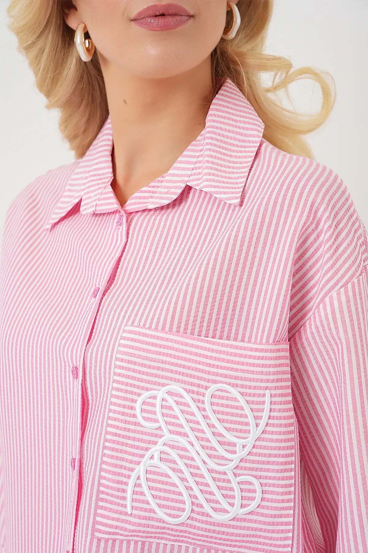 Kadın Tek Cep Nakışlı Gömlek 20328 - Pembe