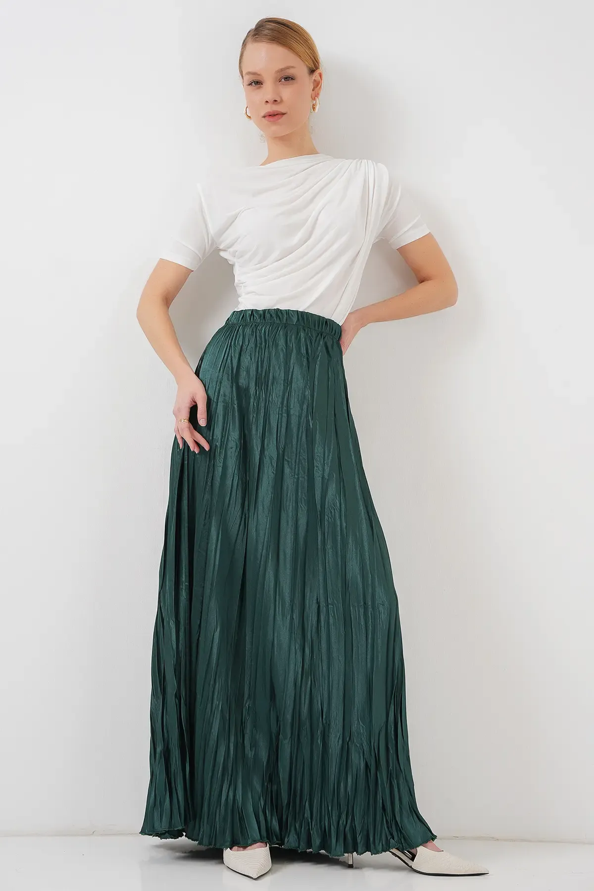 Kadın Uzun Kırışık Parlak Etek 8034 - Zümrüt Yeşili