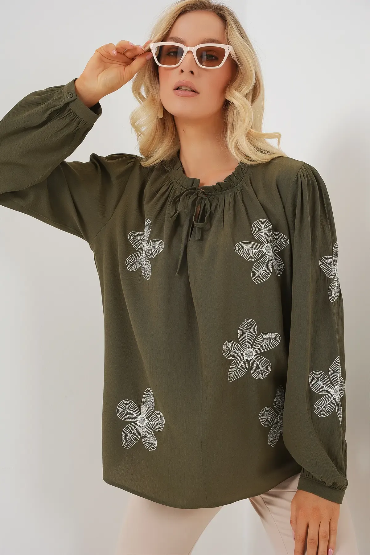 Kadın Uzun Kol Nakışlı Örme Bluz 951 - Haki