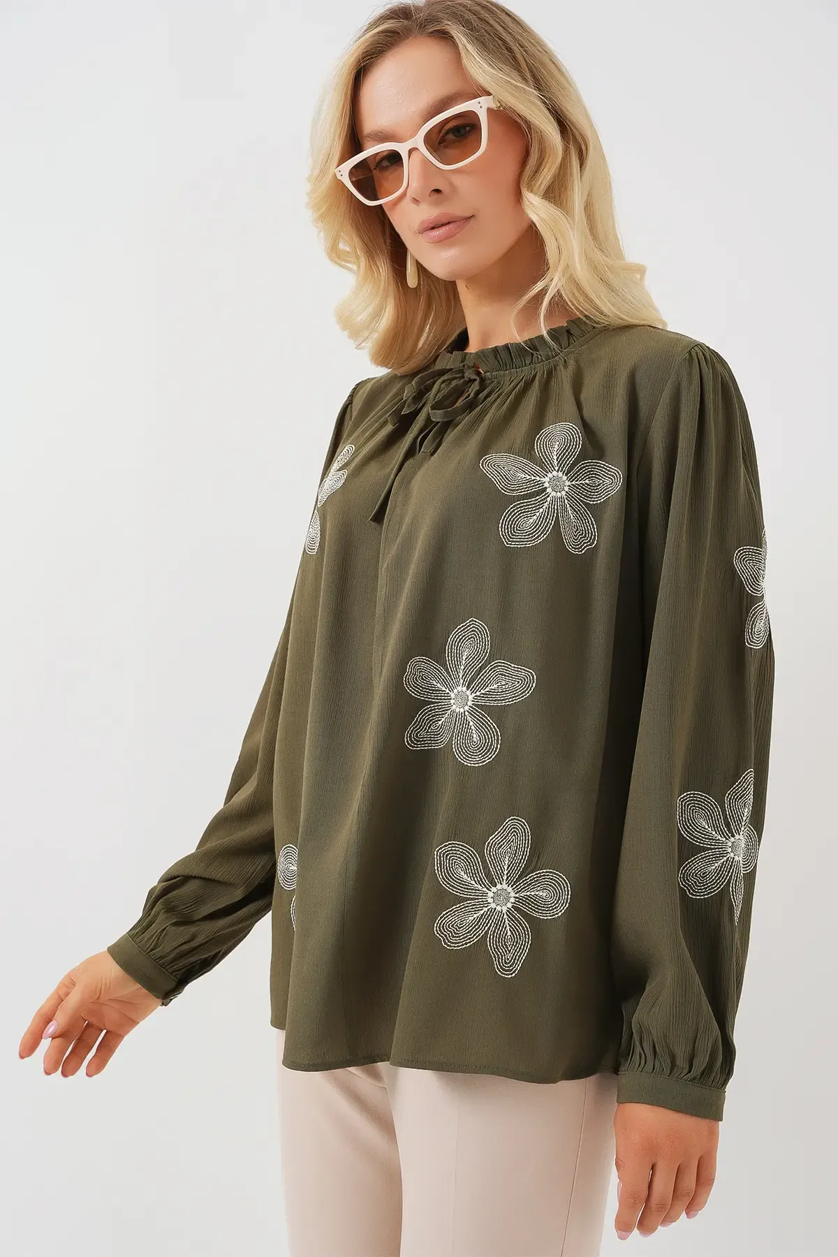 Kadın Uzun Kol Nakışlı Örme Bluz 951 - Haki