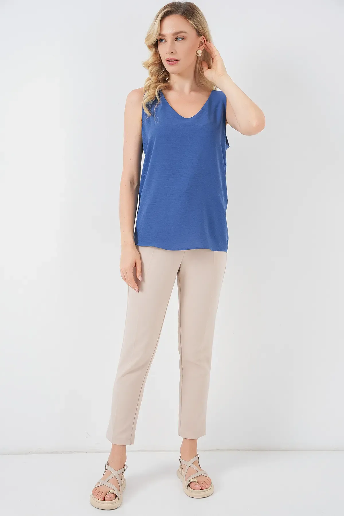 V Yaka Sıfır Kol Bluz 950 - İndigo