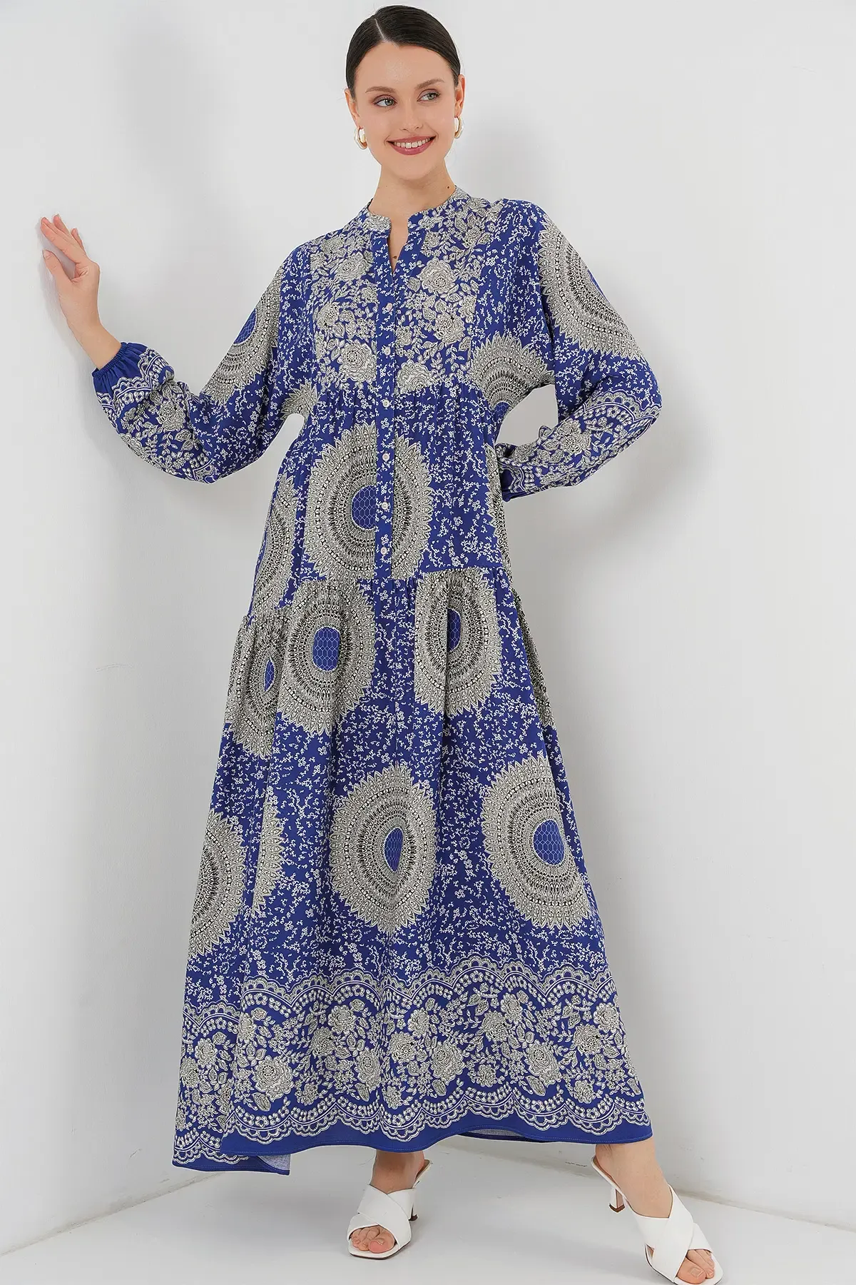 2423 Otantik Desenli Tesettür Elbise - Saks 4