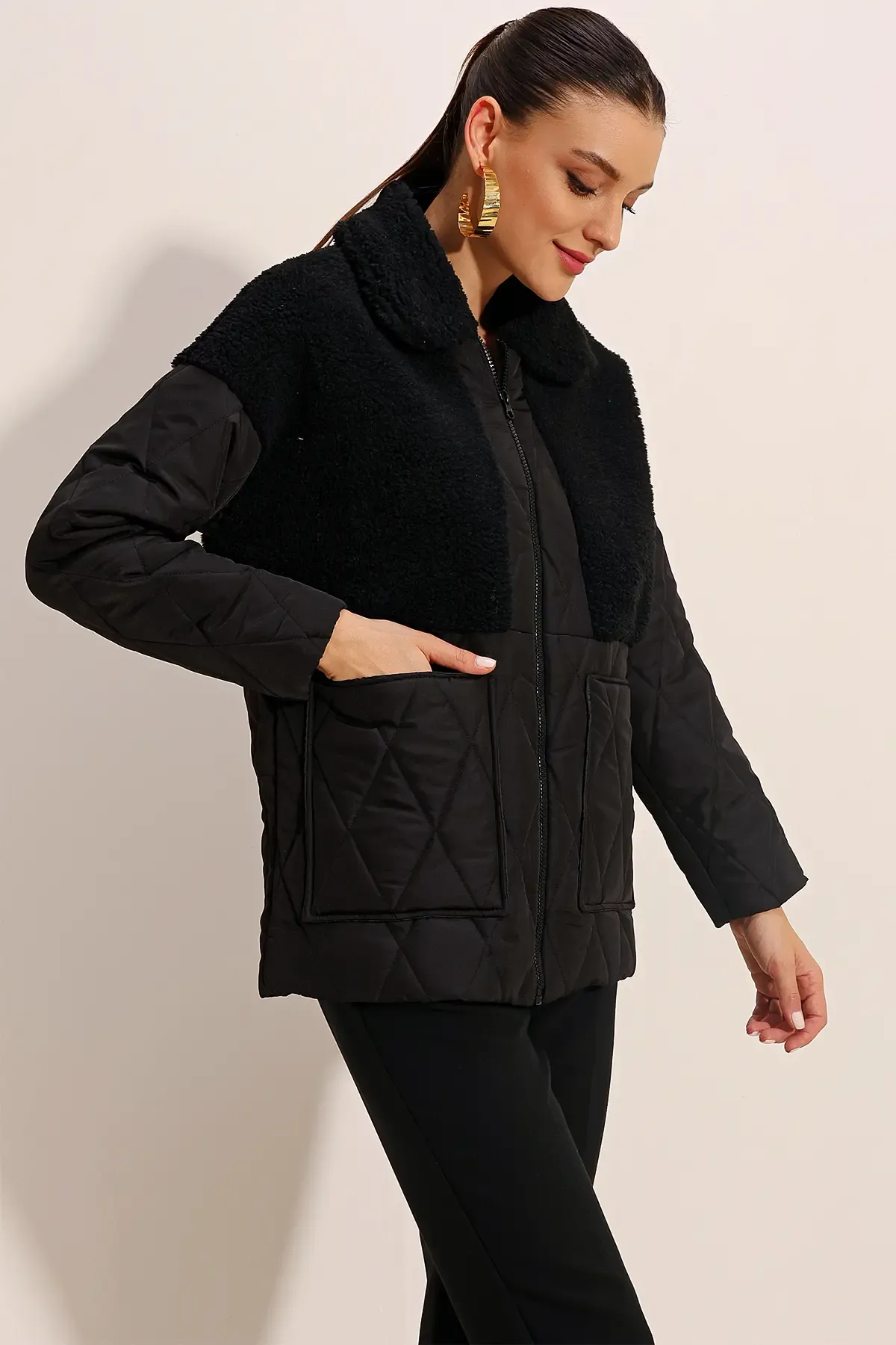 5182 Peluş Detaylı Oversize Şişme Mont - Siyah