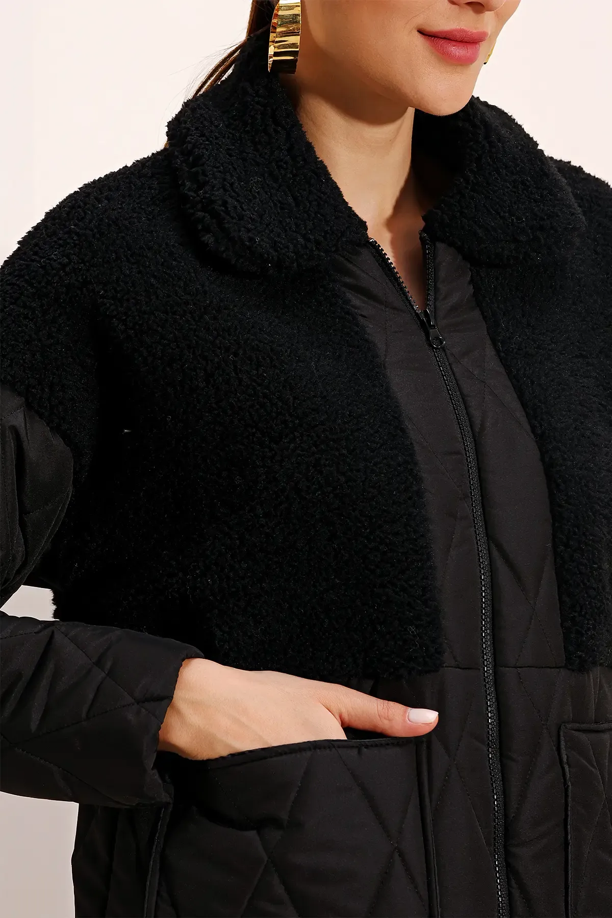 5182 Peluş Detaylı Oversize Şişme Mont - Siyah
