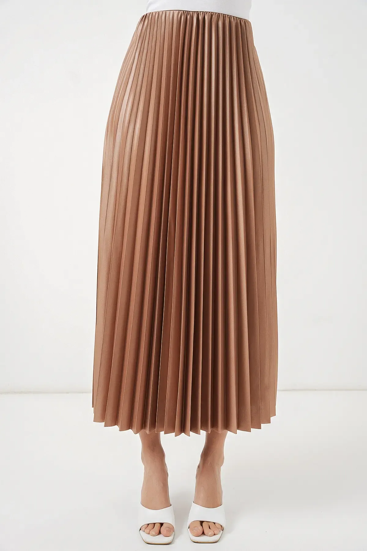 8009 Deri Görünümlü Piliseli Etek - Camel