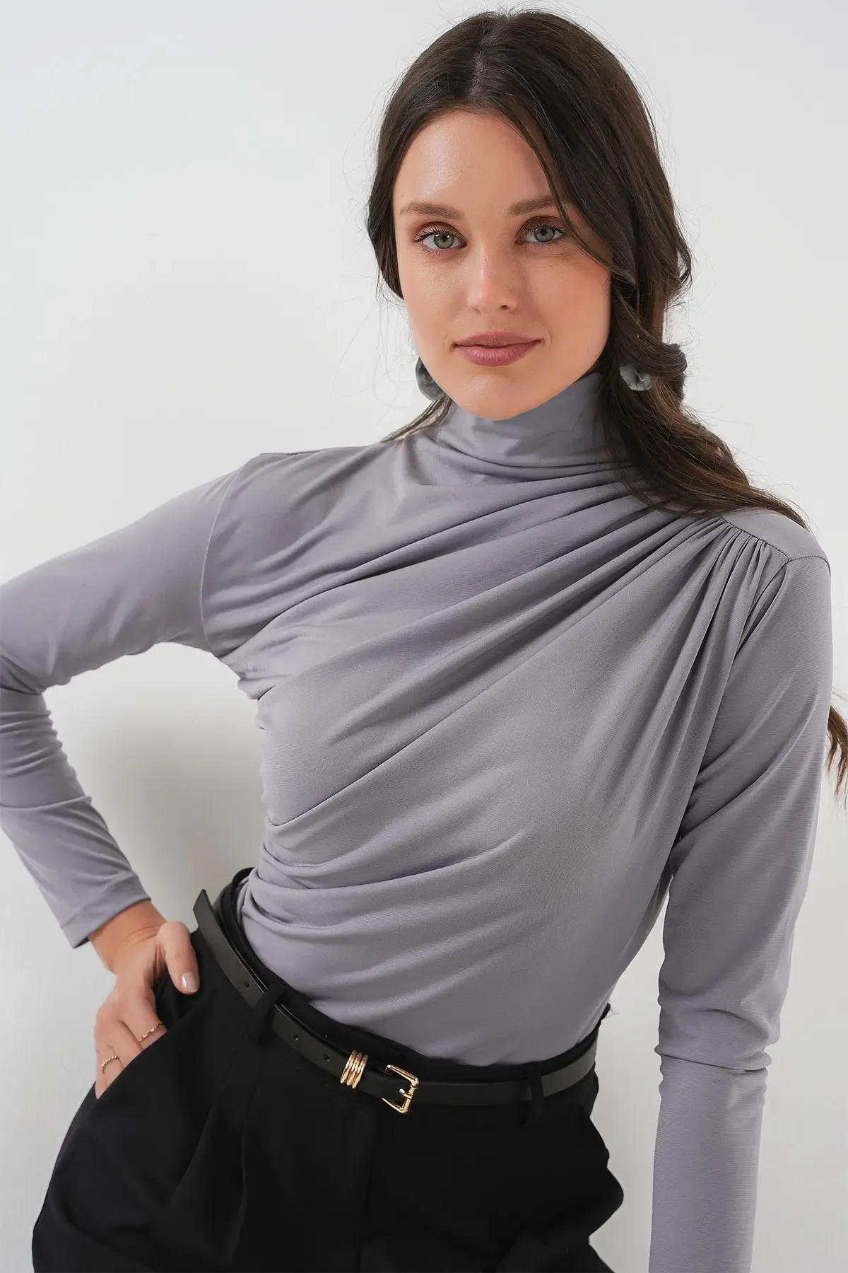 925 Büzgü Detaylı Sandy Bluz - Gri