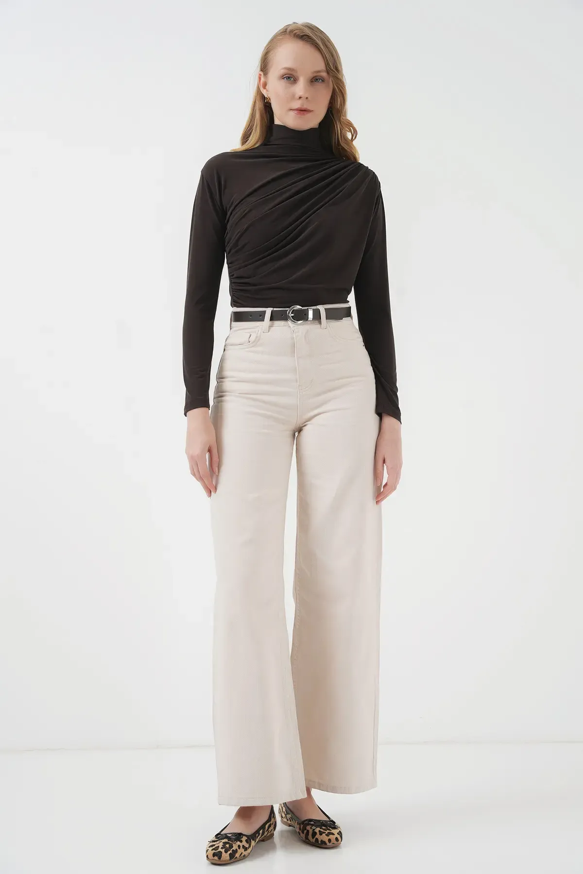 925 Büzgü Detaylı Sandy Bluz - Kahverengi