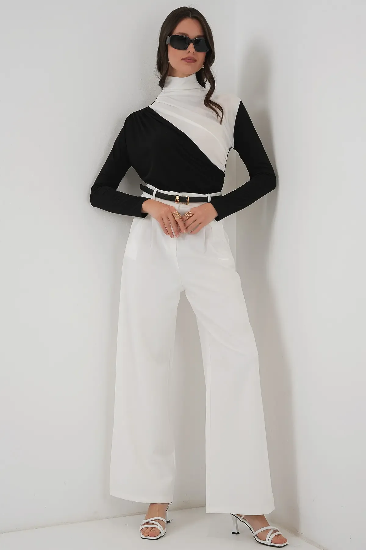 940 Büzgü Detaylı Sandy Bluz - Siyah