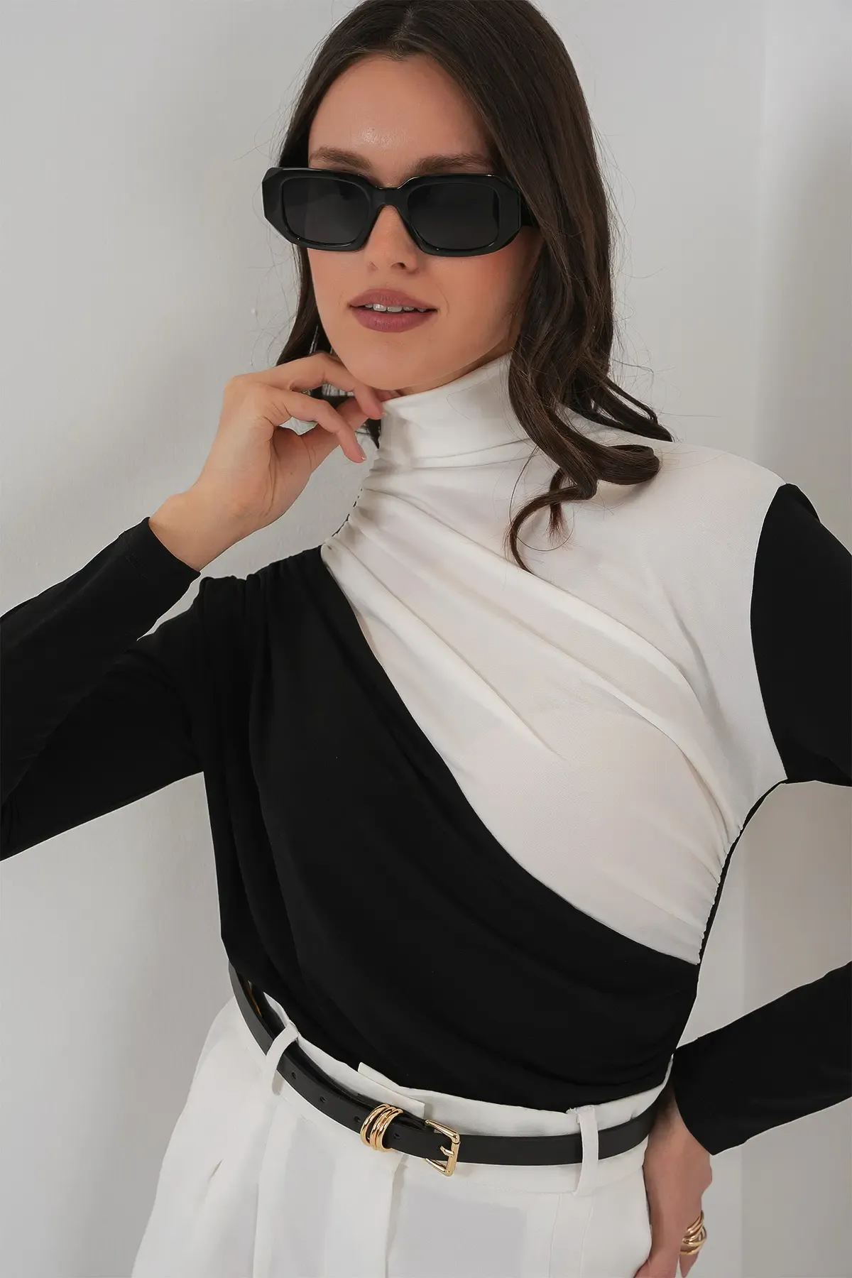 940 Büzgü Detaylı Sandy Bluz - Siyah