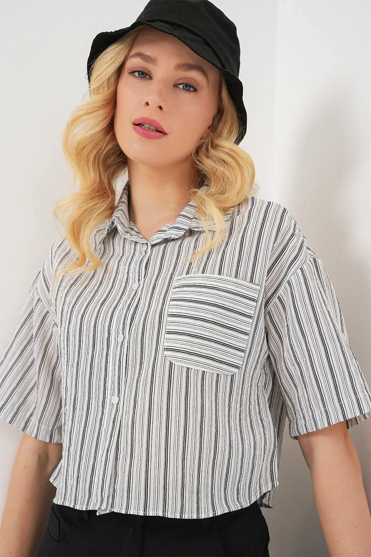 Kadın Çizgili Crop Gömlek 20342 - Siyah