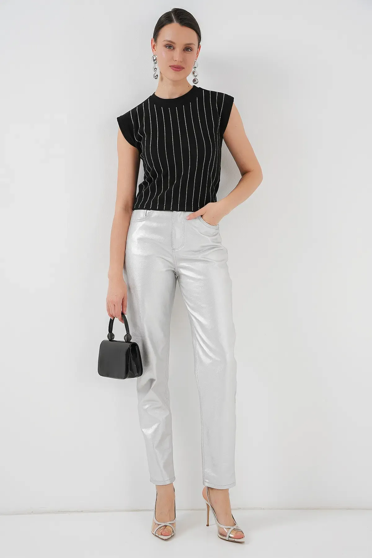 Kadın Sıfır Kol Taşlı Bluz 931 - Siyah