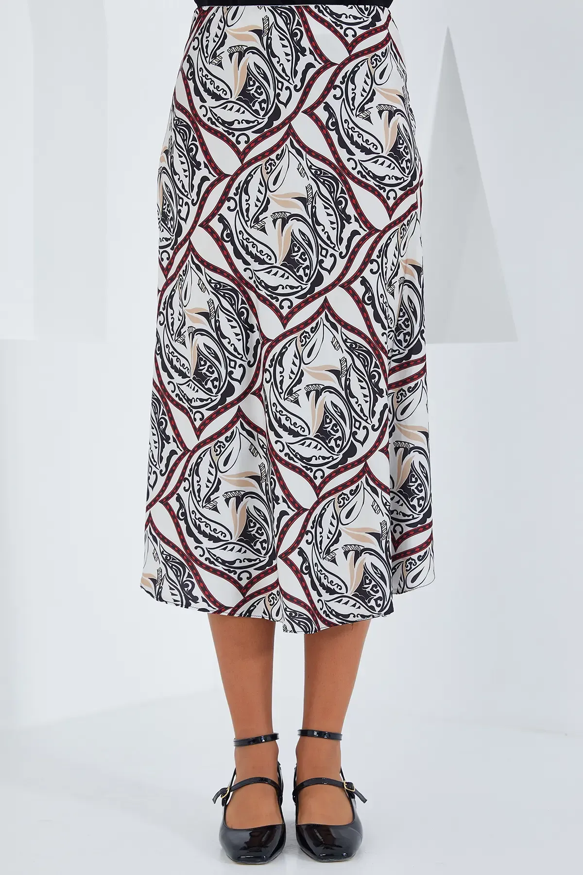 Kadın Siyah Kırmızı Desenli Saten Etek 15806