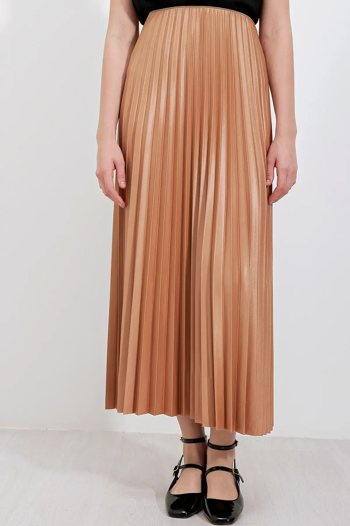 8009 Deri Görünümlü Piliseli Etek - Bisküvi