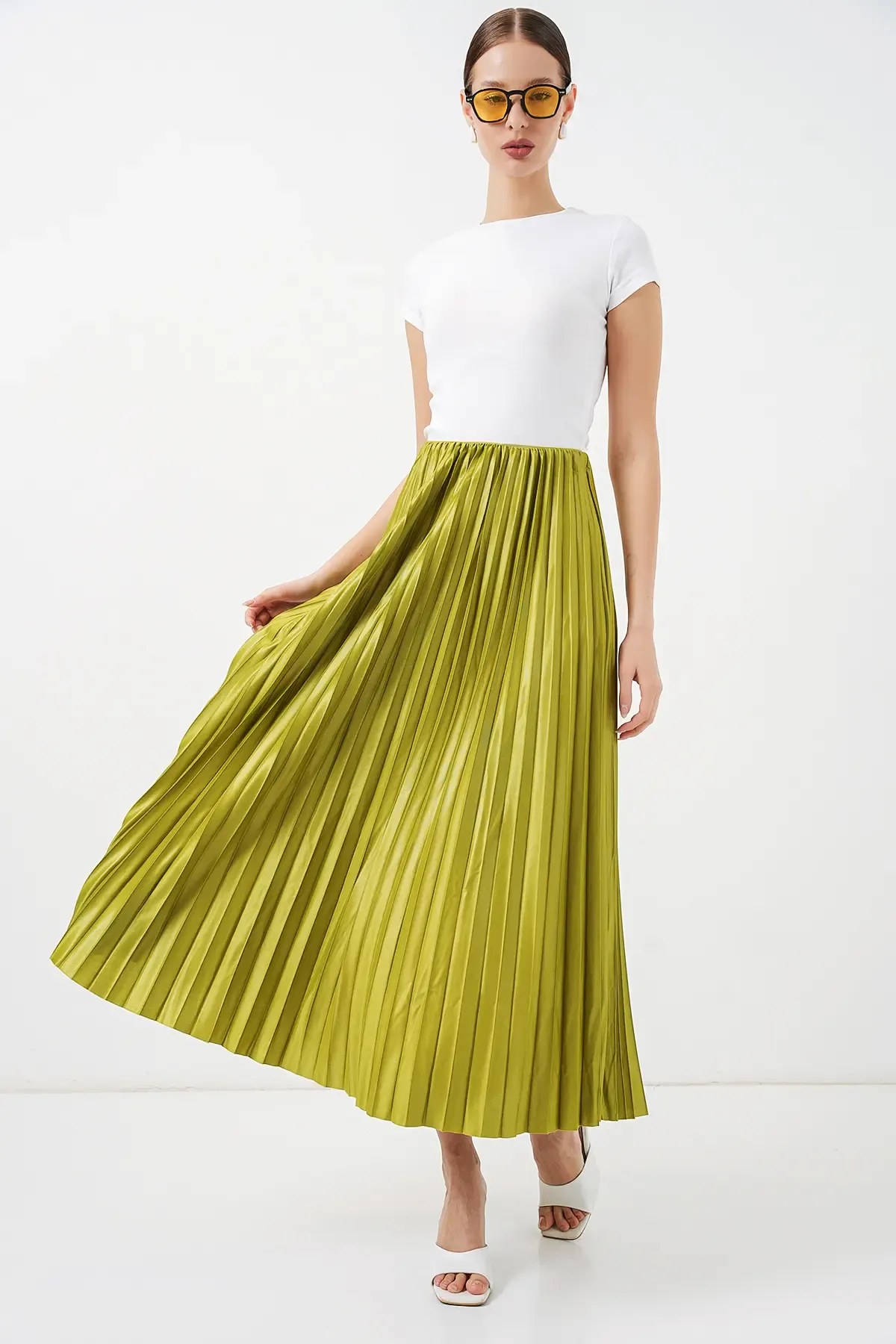 8009 Deri Görünümlü Piliseli Etek - Yağ Yeşil