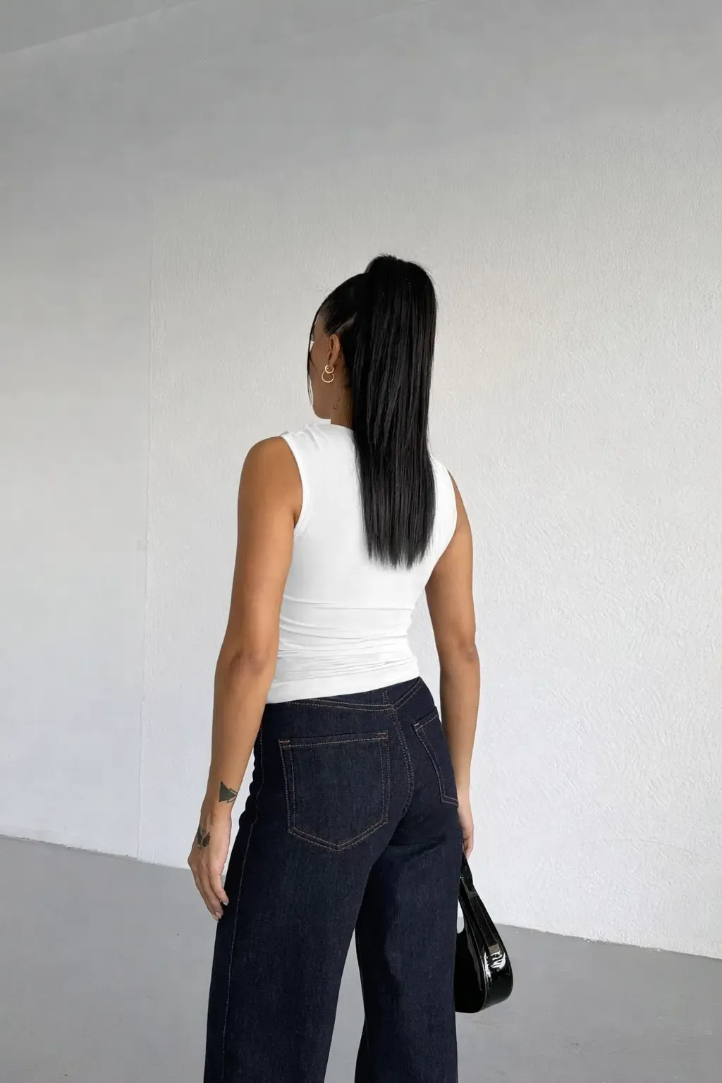 Kadın Beyaz Gold Tokalı Omuz Detaylı Bluz HZL26W-FRY123761