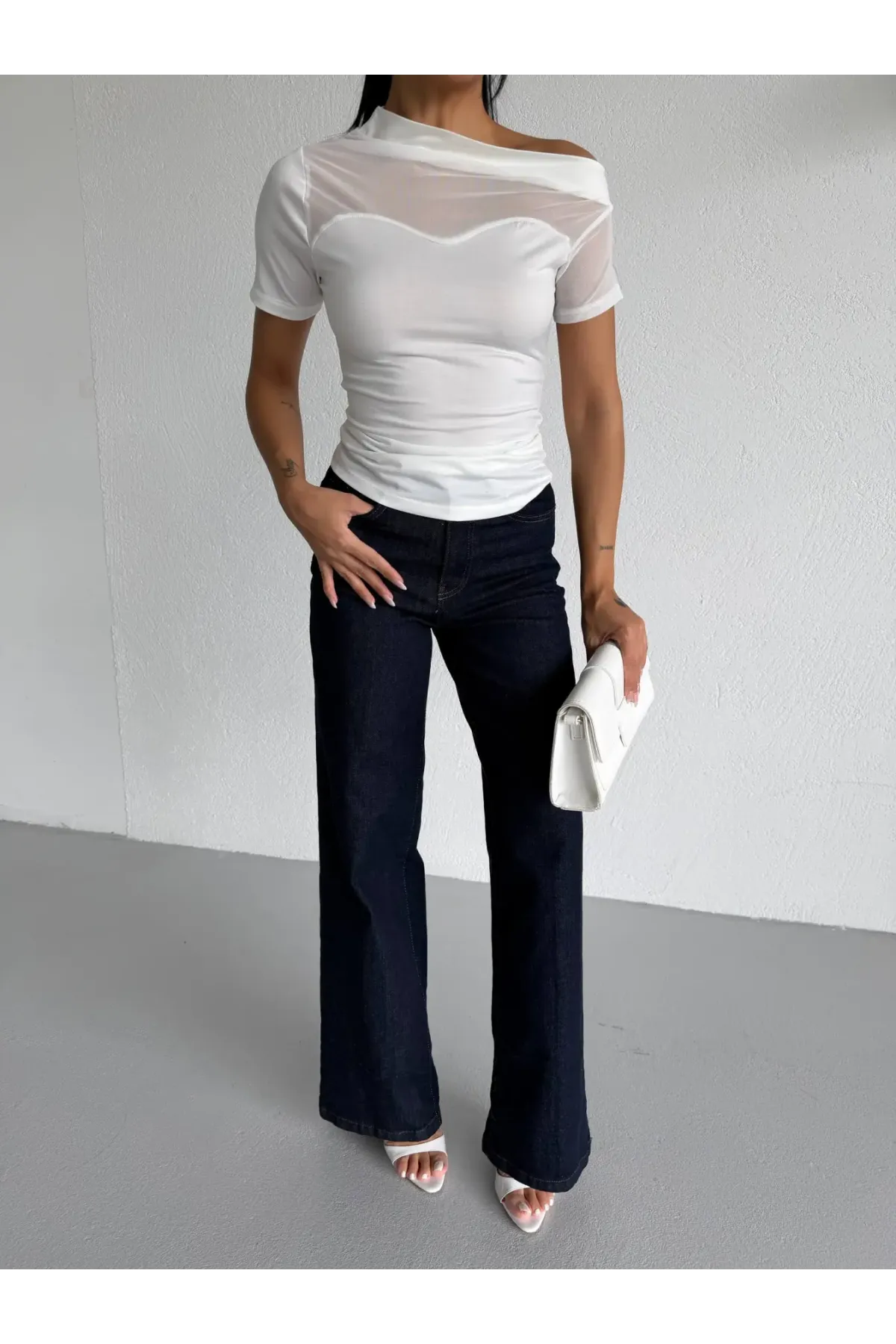 Kadın Beyaz Tek Omuz Transparan Tül Detaylı Şık Sandy Bluz HZL26S-FRY123871