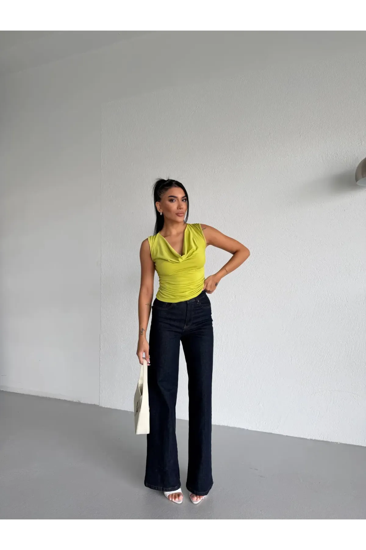 Kadın Fıstık Degaje Yaka Yanlardan Drapeli Sandy Bluz HZL25S-FRY123131