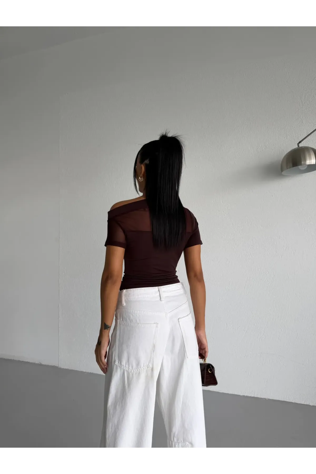 Kadın Kahverengi Tek Omuz Transparan Tül Detaylı Şık Sandy Bluz HZL26S-FRY123871