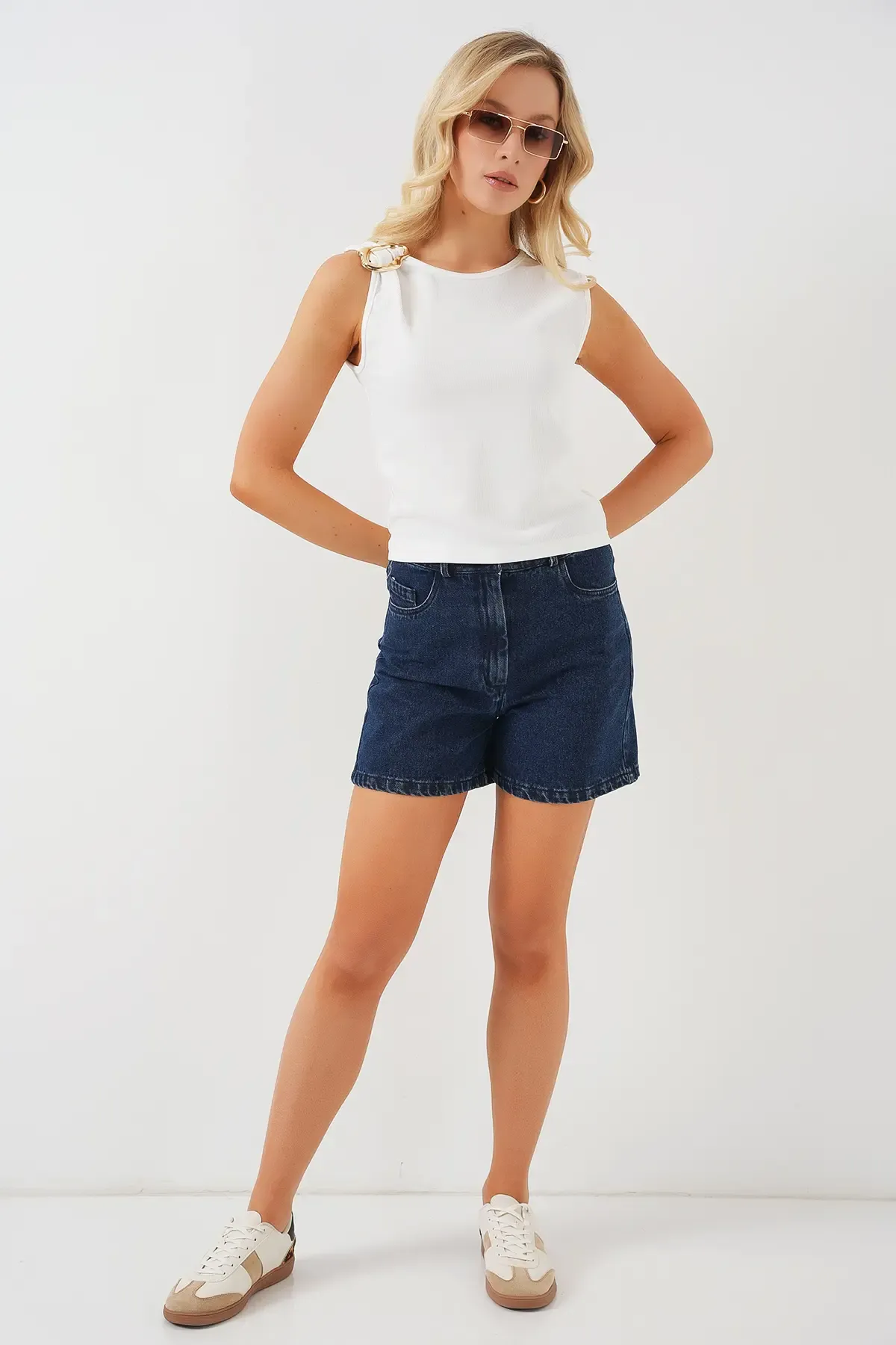 Kadın Kolsuz Basic Bluz 935 - Beyaz