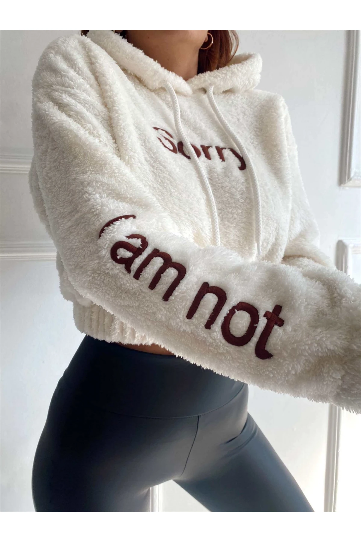 Kadın Beyaz Sorry Baskılı  Beli Lastikli Rahat Peluş Sweatshirt HZL23W-BD1553981