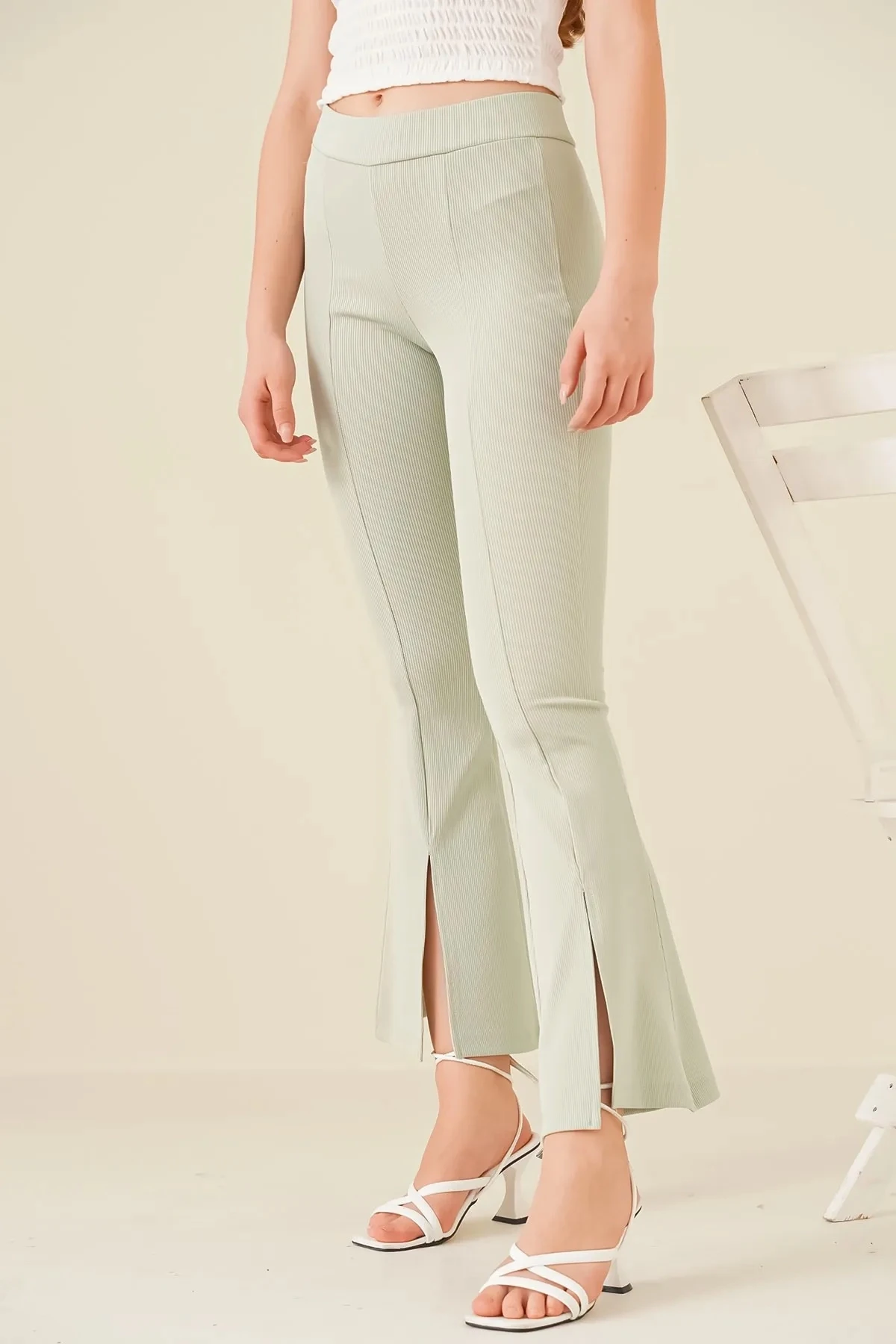 Kadın Çağla Fitilli Yırtmaçlı Şekillendirici İspanyol Paça Likralı Örme Pantolon HZL23S-BD165481