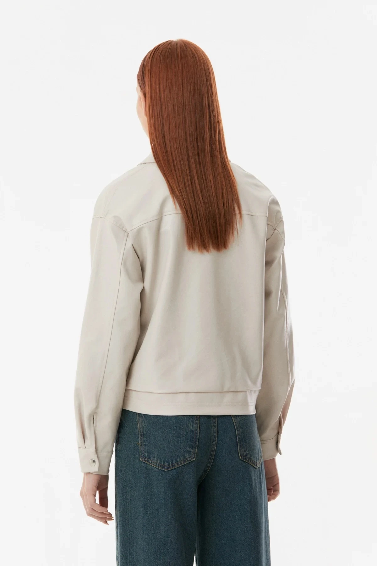 Kadın Ekru Kısa Suni Deri Cep Detaylı Astarlı Tarz Ceket HZL23W-BD110331