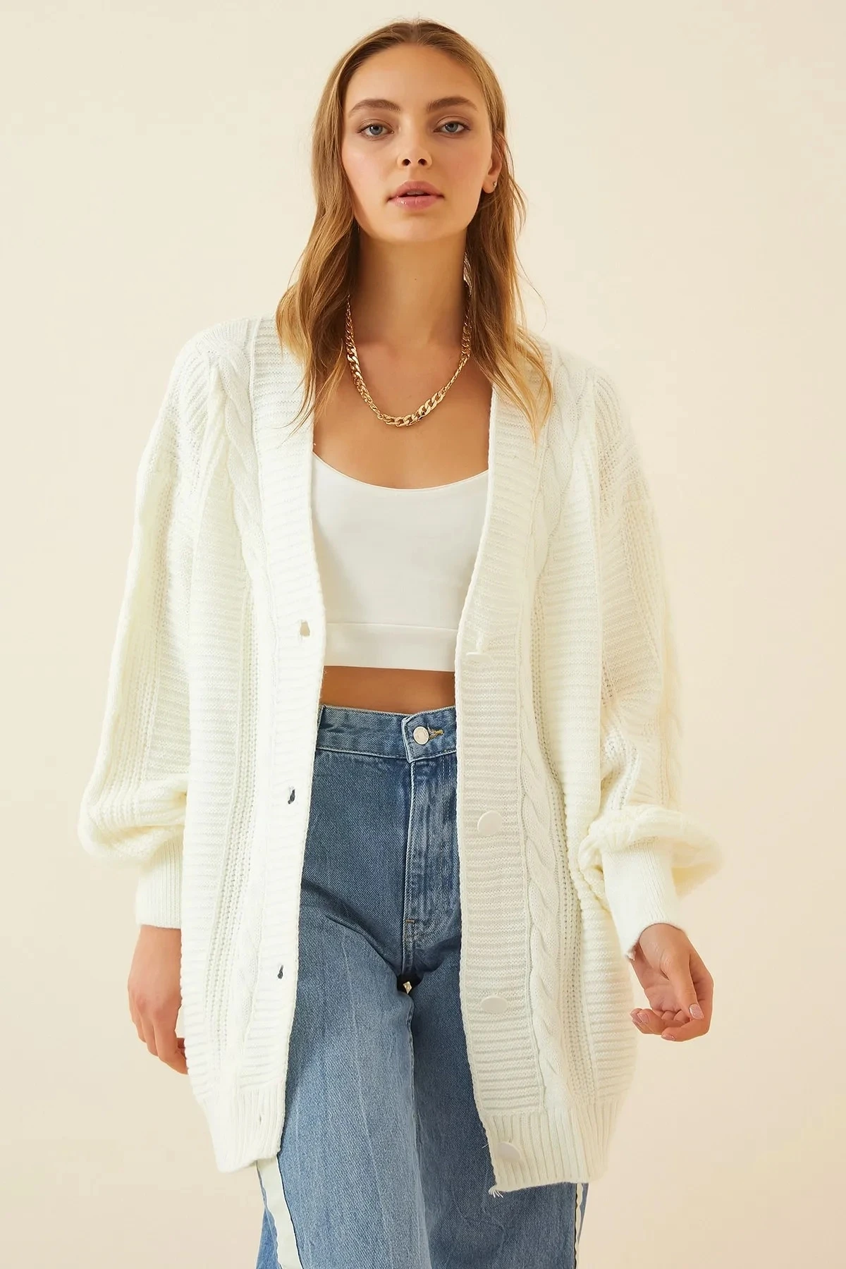 Kadın Ekru Saç Örgü Desen Uzun Düğmeli Rahat Kesim Triko Hırka HZL23W-BD1100691