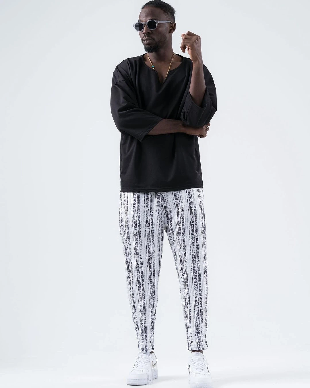 Erkek Beyaz Siyah Desenli Beli İp Bağlamalı Düz Kesim Cepli Pantolon Eşofman Altı HZL24S-MXC8948-218