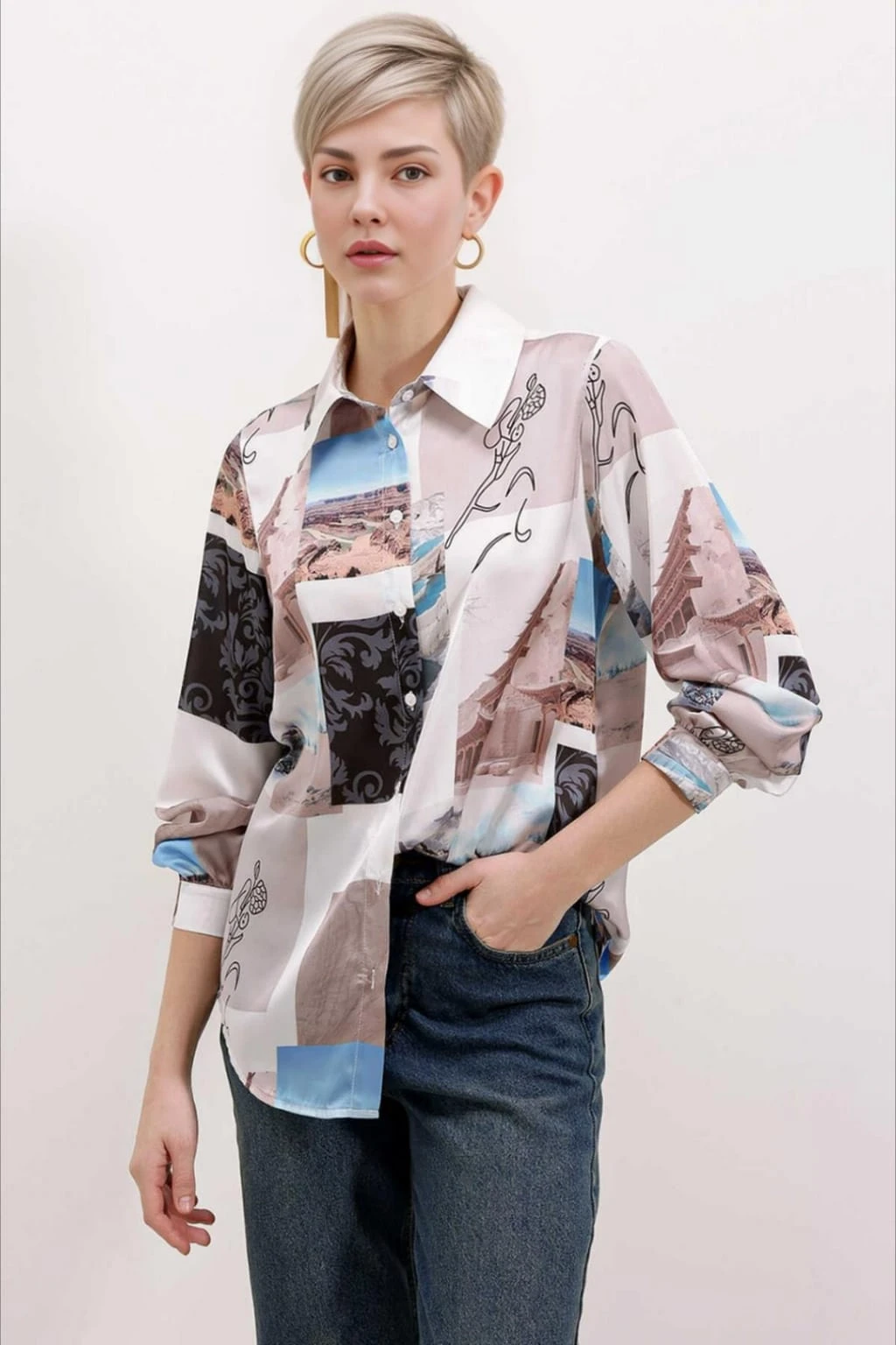 Kadın Açık Bej Desenli Hafif Dökümlü Saten Yüzeyli Gömlek HZL24S-BD1202441