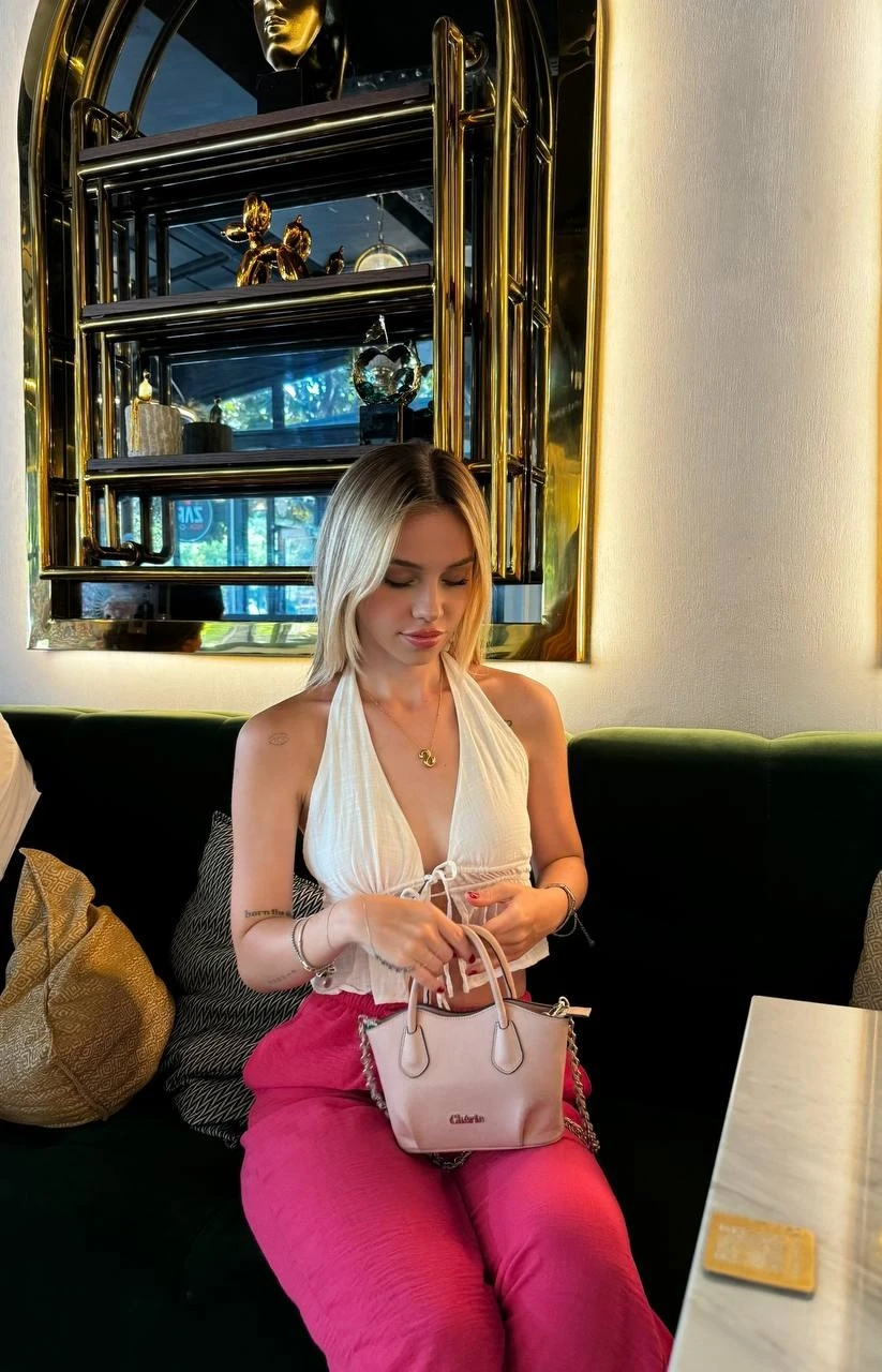 Kadın Beyaz Boyundan Bağlamalı Sırtı Açık Keten Bluz HZL24S-ZK11081