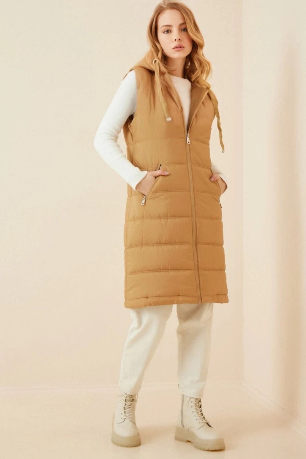 Kadın Camel Sabit Kapüşonlu Astarlı Uzun Şişme Yelek HZL22W-BD151401