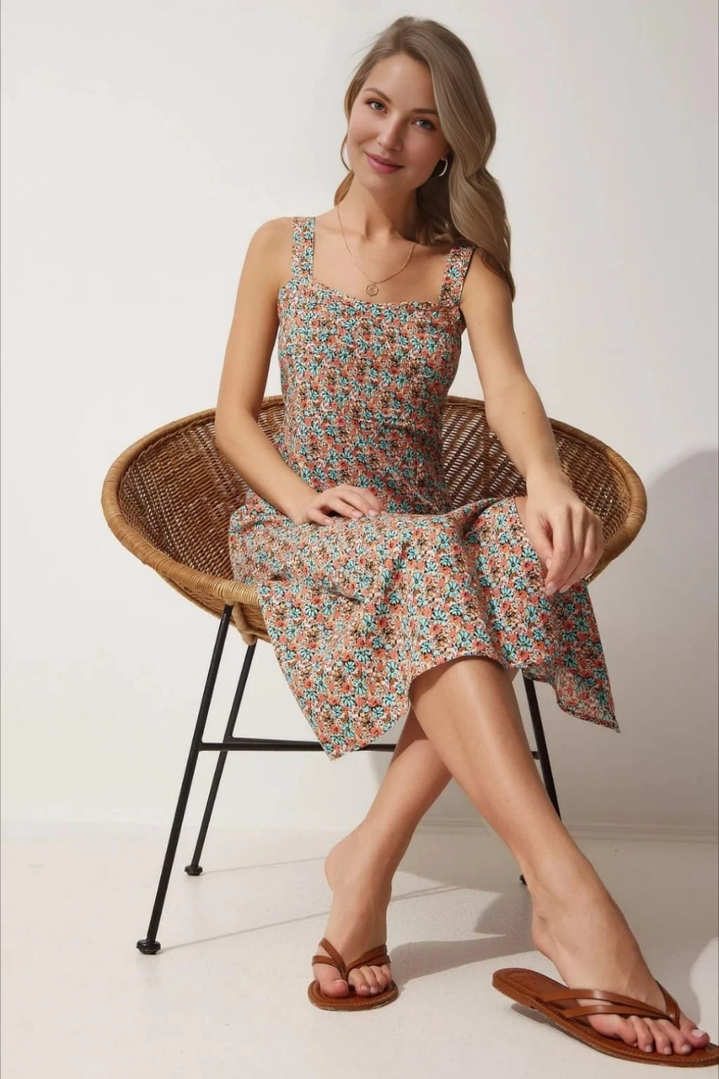 Kadın Çok Renkli Kare Yaka Çiçekli Yazlık Viskon Elbise HZL23S-BD122821