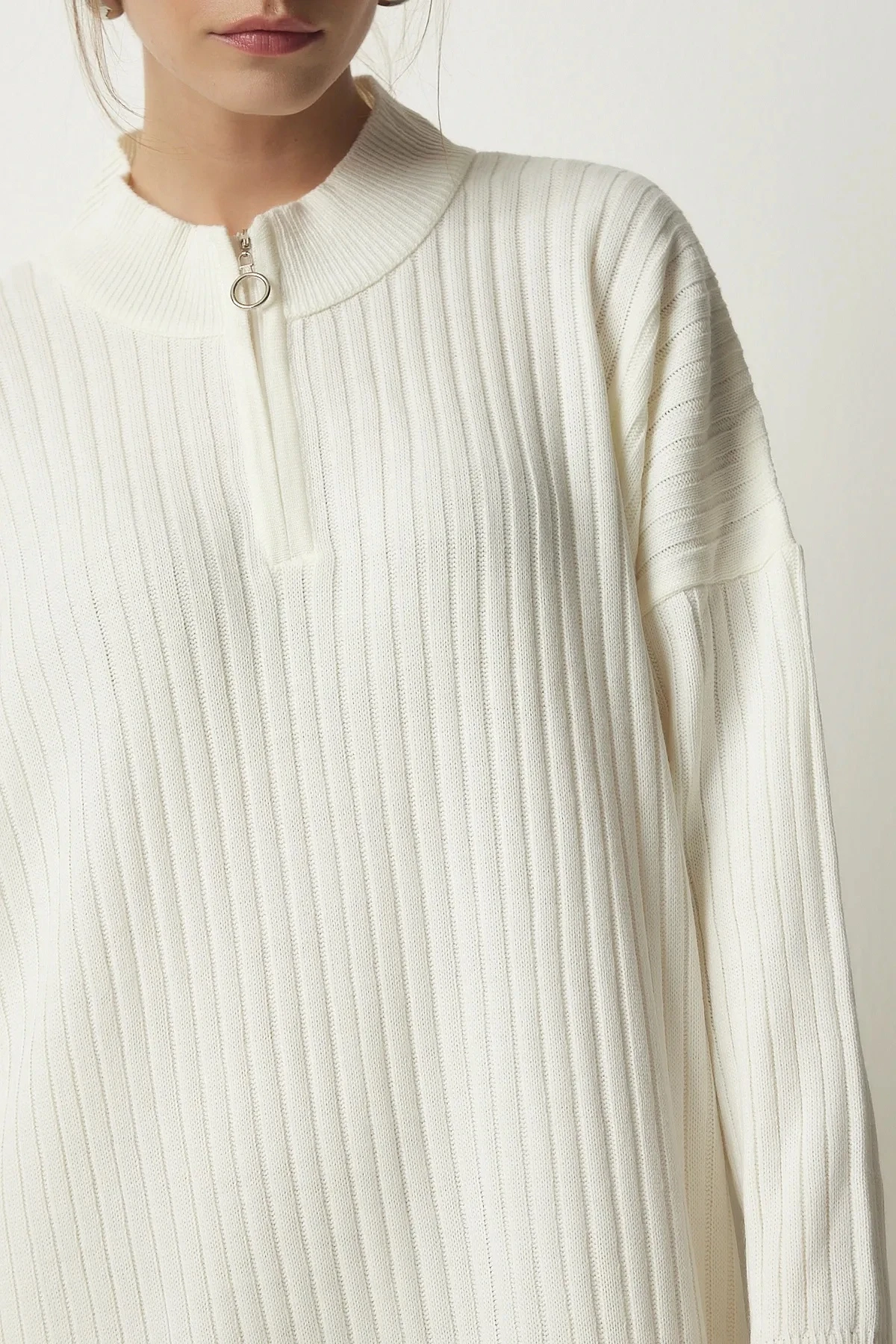 Kadın Ekru Geniş Kalıp Fermuarlı Yaka  Fitilli Triko Midi Elbise HZL24W-BD1101831