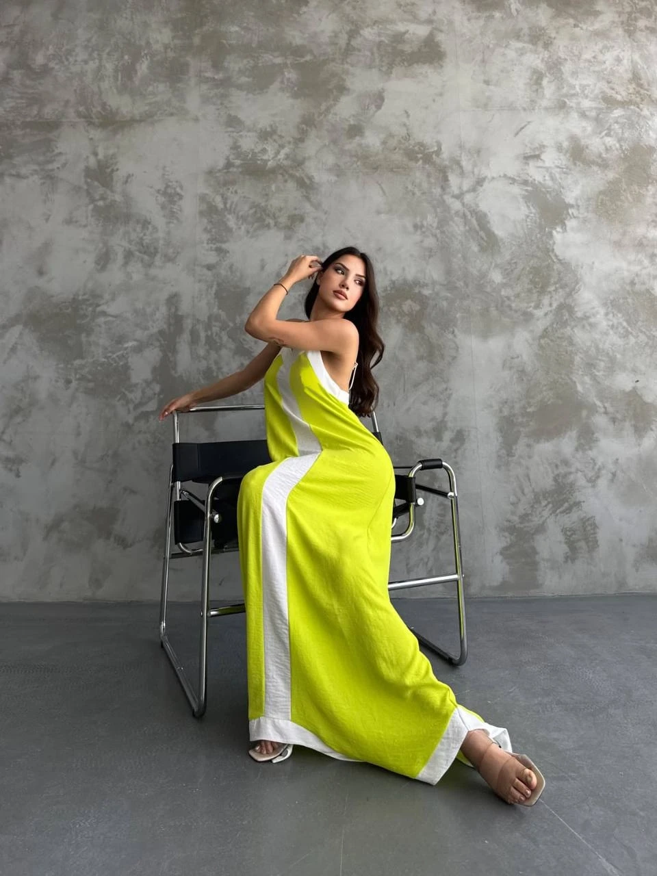 Kadın Fıstık Yeşili Beyaz Detaylı Asimetrik Kesim V Yaka İp Askılı Elbise HZL24S-MJ113041