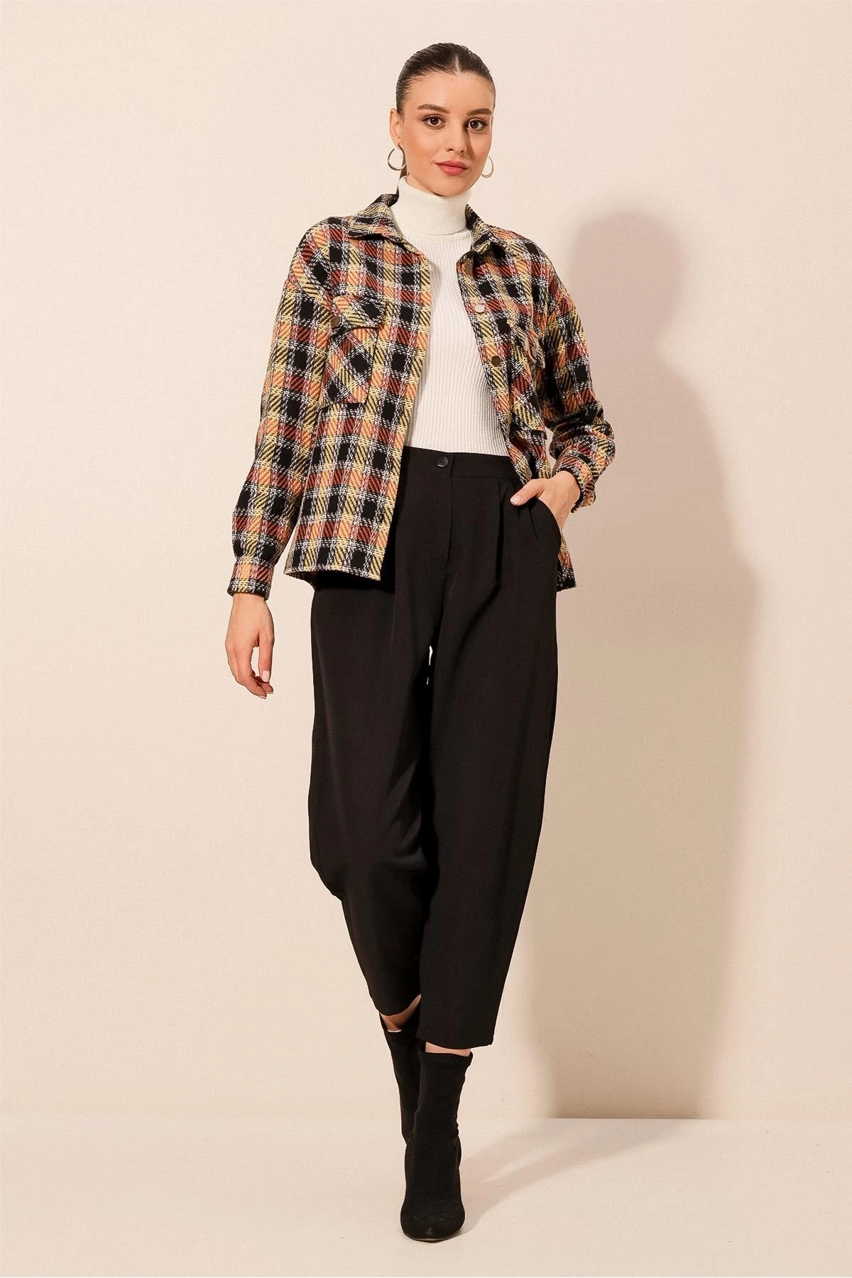 Kadın Kiremit Siyah Metal Düğmeli Ekose Desen Kaşe Oduncu Gömlek HZL24W-BD139541